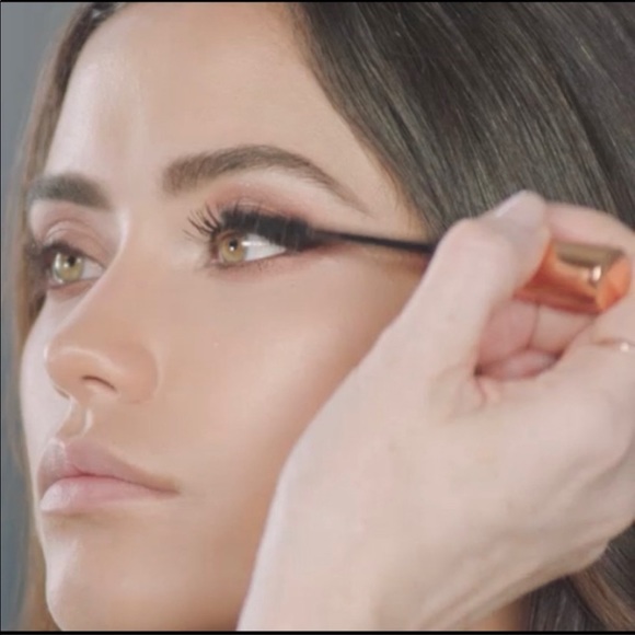 Charlotte Tilbury Legendary Lashes Vol 2 Mascara - Picture 7 of 10